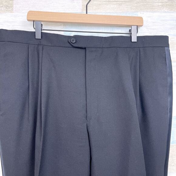 Jos A Bank Notch Collar Tuxedo Suit Black Mens 44R Jacket 40x31 Pleated Pants - Picture 10 of 15
